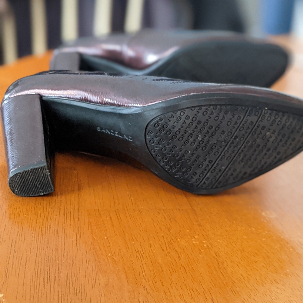 Shoes - Picture 2 of 3